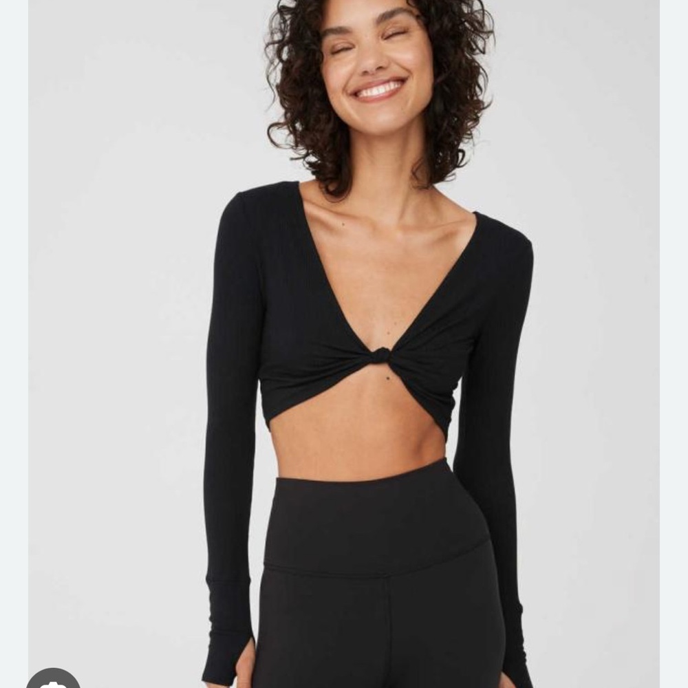 Black Long Sleeve Twist Front Crop Top